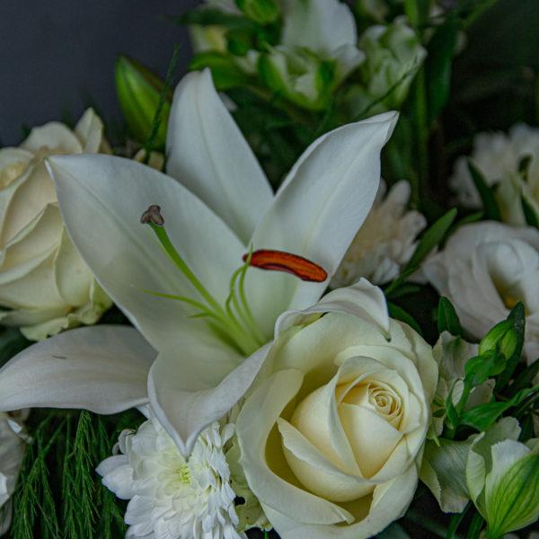 Aromes blancs composition florale obsèques